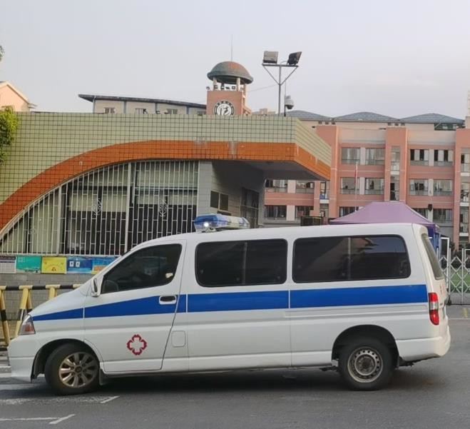 抚宁救护车出租护送骨折病人一公里多少钱